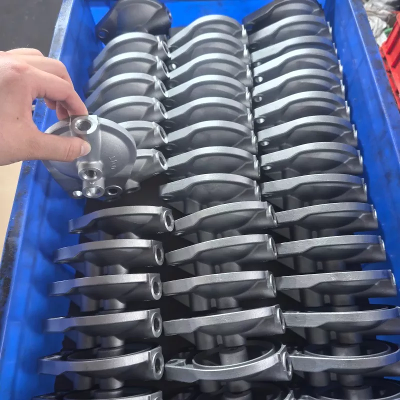 Separadores de agua y aceite para motor de excavadora de metal Tuoyuan enviados hoy